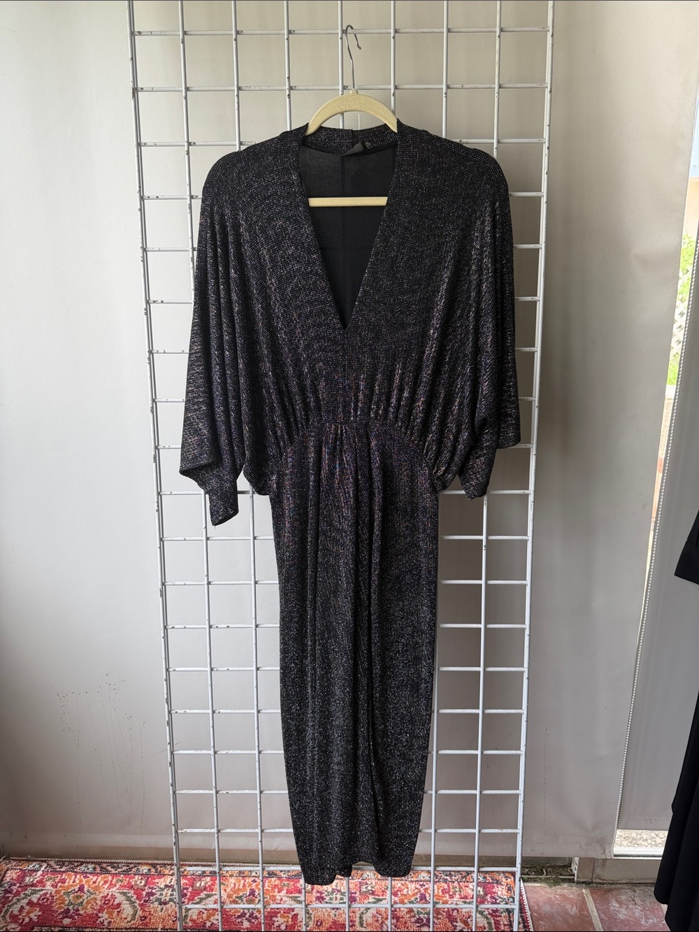 Dress Forum Shimmery Black V-Neck Evening Midi Dress Size Small